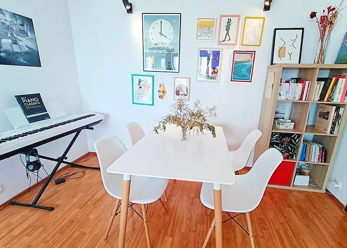 Live Like A French In Location * Bukarest