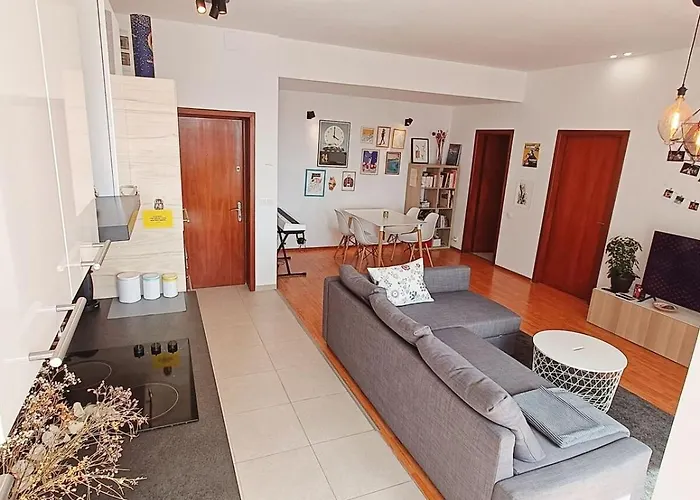 Live Like A French In Location * Bukarest